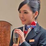 ファーストクラスのお客様と関係をもつCAさん