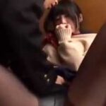 同級生に襲われてしまう女子校生