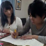 思春期の生徒に襲われてしまう家庭教師