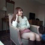 サイトで知り合った相手と昼間から不倫セックス