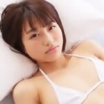 タップリのオイルで気持ち良くされてしまう美少女