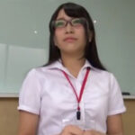 新人女子社員が社内で誘惑されて身体を許す