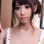 裸エプロンで配達員を誘惑するイケナイ人妻