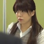 同僚に脅されて奴隷化させられるOL