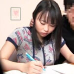 勉強そっちのけで家庭教師と関係を持つ女子校生