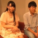 彼氏とはタイプの違う同級生と彼氏の傍で隠れてH