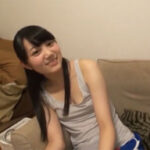 H大好き美少女が連れ込まれた部屋で男性二人と楽しむSEX