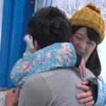 スキー場で騙されて寝取られてしまうお姉さん