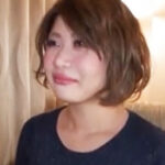 お酒でほろ酔い状態な人妻さんと不倫SEX