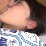 旦那を忘れて不倫相手と旅先で朝からSEX