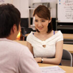 いつもタイトスカートで生徒を誘惑する塾講師