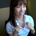 外回り中に誘われてHしてしまう働くお姉さん