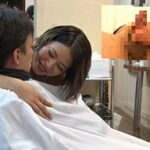 他のお客さんに見つからない様にお気に入りのお客さんにサービスするお姉さん