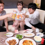 彼氏の友人と面白がりながら逆寝取りSEX