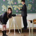 ワザと下着を見せつけて先生を誘惑する女子校生
