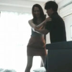 隣に住む学生を誘惑して弄ぶ不埒な人妻