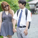 ウブな教え子を誘惑する痴女な女教師