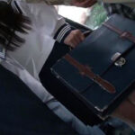 いつもの通学バスで痴漢に遭う女子校生