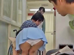 彼氏のお見舞いに来たお姉さんが隣のベッドの患者さんに寝取られる