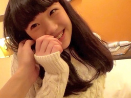 ラブラブな所を見せてしまうHな女子校生