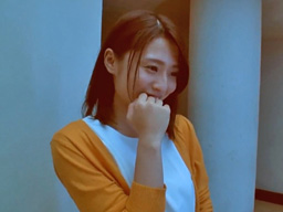 恥じらいながらも感じまくってしまう人妻さん