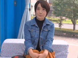 ショトカのお姉さんが見せつけられて我慢出来ない