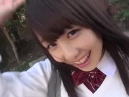 アプリで出会った男性とノリでHしてしまう制服女子