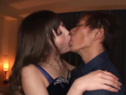 本能の赴くままに求め合う濃密セックス