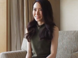 欲求不満を解消したくてやって来た人妻さん