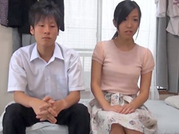 女子大生家庭教師が教え子に特別授業