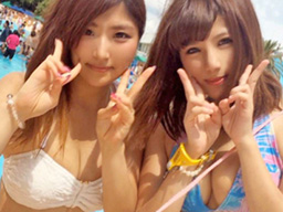 プールに遊びに来たJDが流されて友人同士で３Pセックス