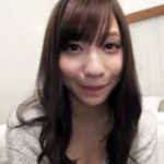 激しく突かれて燃え上がる女子大生