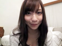 激しく突かれて燃え上がる女子大生