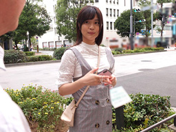 P活でオジサンと戯れる美少女