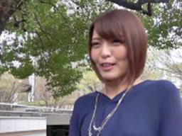 口説かれて思わず乱れてしまう人妻OL