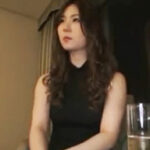 家庭を放り出して不倫に走る人妻