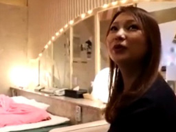欲求不満な人妻がSNSで男探し