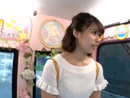 激しく突かれて喘ぎ声の止まらない女子大生